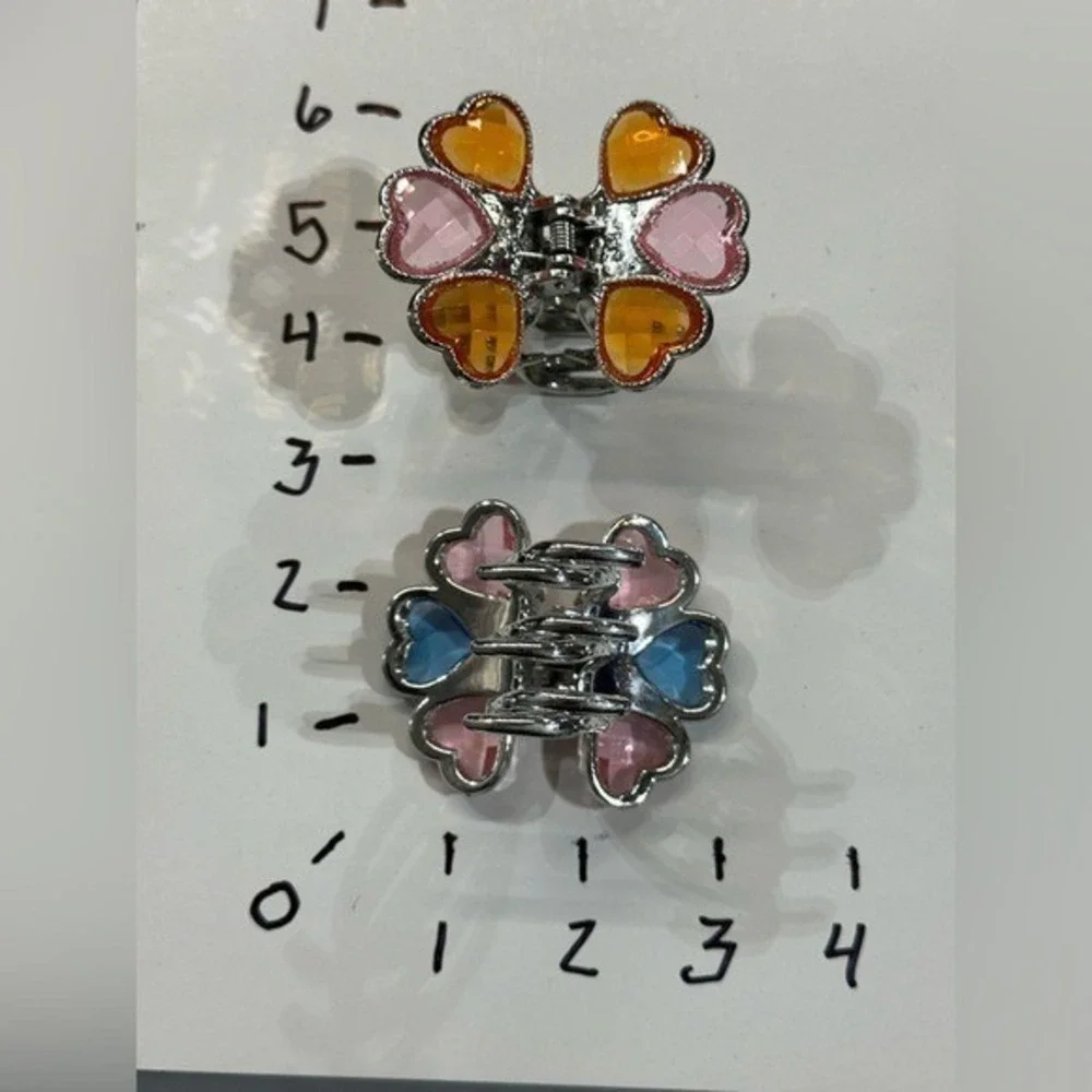 NEW Hair Clip Accessories Set of 2‎
